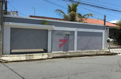 Casa com 4 quartos à venda no Jardim Independência, Taubaté  por R$ 480.000