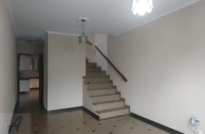 Casa com 3 quartos para alugar na Rua Guaraja, Vila Mazzei, São Paulo