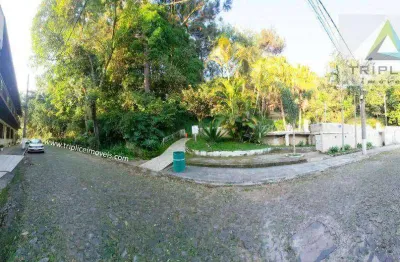 Terreno em condomínio fechado com área de lazer , projeto aprovado e localização a poucos minutos do centro.