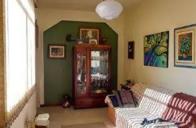 Apartamento 5 quartos, 3 banheiros, cozinha ampla e garagem. ótima localização no cruzeiro do sul a 300m da av. rio branco