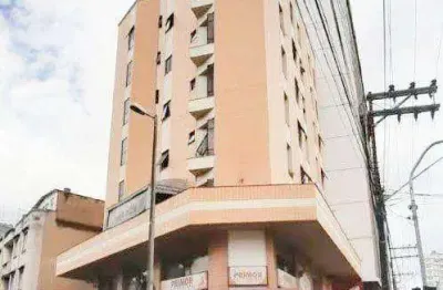 Cobertura duplex 1 quarto, reversível para 2 quartos, 2 salas, 2 banheiros, terraço, 2 vagas e elevador. localização no centro da cidade.