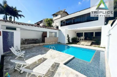 Casa duplex com 5 quartos, 2 suítes, área externa com piscina, espaço gourmet e bela vista. localização privilegiada no bairro vale do ipê.
