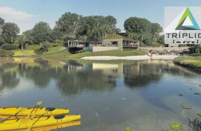 Terreno em condomínio clube com prainha, quadra de areia, academia, sauna, lagos e mais itens de lazer em meio a natureza. maravilhosa vista!