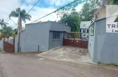 Complexo industrial e comercial com galpões, salas, estacionamento. potencial para diversas atividades e empresas.