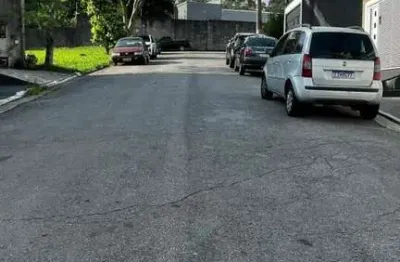 Terreno em condomínio fechado à venda na Rua Terezinha Pimenta Martins, 69, Parque São Vicente, Mauá