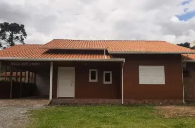 Casa seminova, localizada a 7 km do centro de urubici