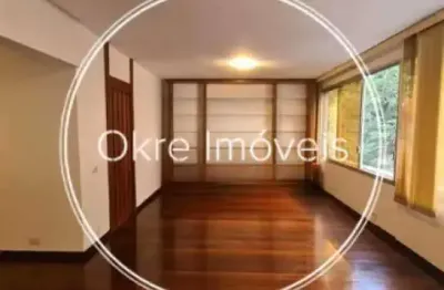 Apartamento com 3 quartos e vaga escriturada à venda em laranjeiras.