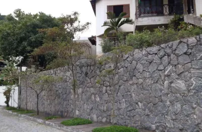 Casa em condomínio, alto luxo, ampla, vista para baia, 4 quartos, 3 suítes.