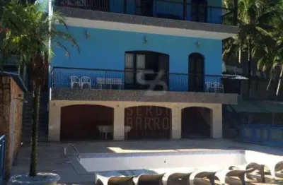 Casa de 4 quartos em condomínio, lazer com piscina, quadra, churrasqueira e sauna