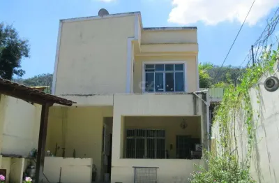 Casa com 2 quartos à venda na Avenida Presidente Roosevelt, 487, São Francisco, Niterói