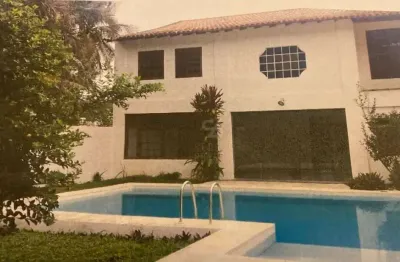 Casa no cafubá de 3 quartos, ampla com 247 m², vazia, piscina.