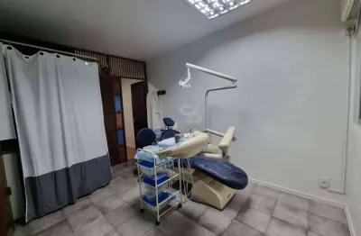Vendo sala comercial com garagem em icaraí, andar alto, sol manhã.
