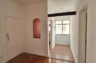 Apartamento de 1 quarto, vazio, andar alto, próximo à uff-direito.