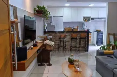 Casa no fonseca de 2 quartos, toda reformada, próximo à alameda, piscina e churrasqueira.