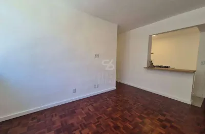 Apartamento de 3 quartos com suíte junto ao campo são  bento. vazio e reformado.