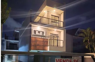 Sobrado com 3 dormitórios à venda, 170 m² por R$ 850.000,00 - Fanny - Curitiba/PR