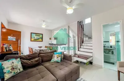 Sobrado triplex mobiliado com 2 suítes em condomínio fechado a 800m da praia do massaguaçu