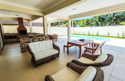 Sobrado espetacular 4 suítes com piscina em condomínio fechado
