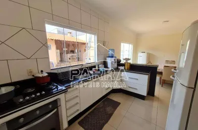 Vende-se residência no professor josé augusto da silva ribeiro - marilia/sp