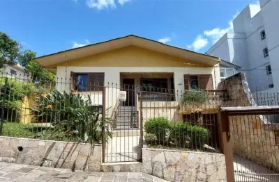 Ampla casa à venda no panazzolo próximo a escola catulo da paixão cear