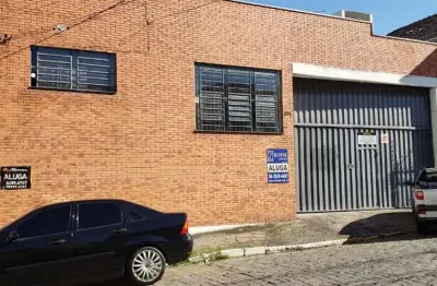 Amplo pavilhão localizado no bairro nossa senhora de lourdes em caxias