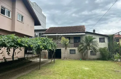 Amplo terreno no bairro santa catarina.imóvel conta com: &amp;amp;