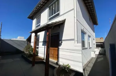 Casa com 4 quartos à venda, 300 m² por r$ 950.000 - aeroporto - juiz de fora/mg