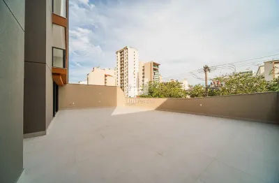 Apartamento no santa helena com uma ampla área externa e 3 vagas de garagem