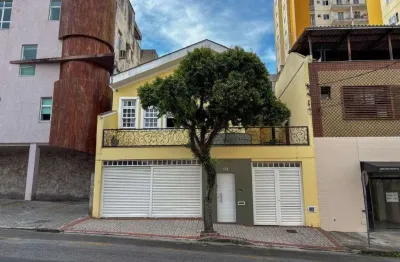 Casa localizada no coração do são mateus muito espaçosa e aconchegante