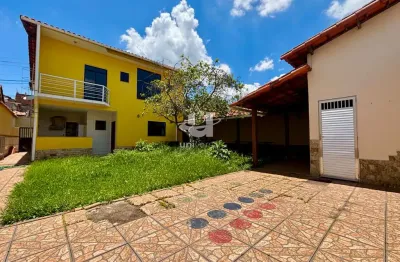 Oportunidade próxima ao centro: casa duplex moderna com 4 quartos, quintal e área gourmet