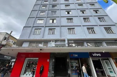 Kitnet com 1 quarto  para alugar, 45 m² por r$ 1.000/mês - centro - juiz de fora/mg