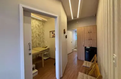 Excelente sala comercial disponível para locação no tradicional edifício são lucas.