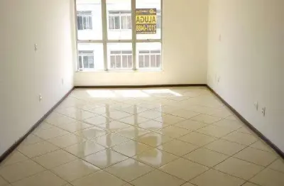 Sala comercial para alugar no Centro, Juiz de Fora 