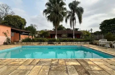 Casa com 3 quartos à venda, 215 m² por R$ 600.000 - Previdenciários - Juiz de Fora/MG