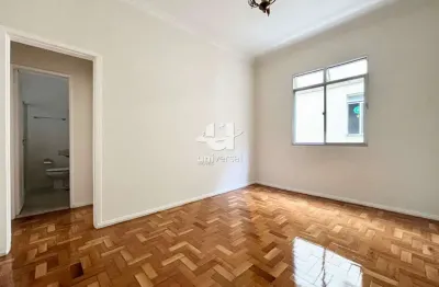 Apartamento de 2 quartos a menos de 200m do Parque Halfeld - Centro - Juiz de Fora/MG