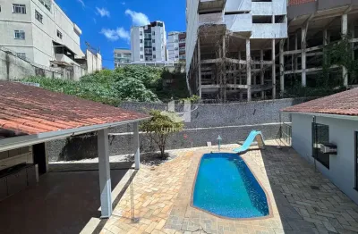 Casa com piscina para venda ou locação no Jardim Laranjeiras