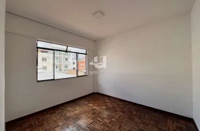 Apartamento com 3 quartos para alugar na Rua Vinte e Um de Abril, São Mateus, Juiz de Fora