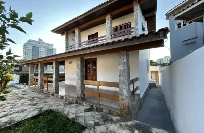 Casa para venda em macaé, gloria, 3 dormitórios, 1 suíte, 5 banheiros, 6 vagas