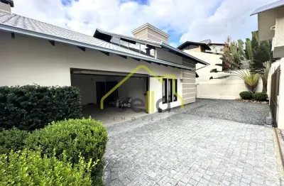 Casa alto padrão com 4 dormitórios averbada e com fácil acesso para br 101!