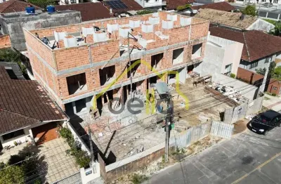 Sobrado geminado no iririú próximo do colégio padre valente!!