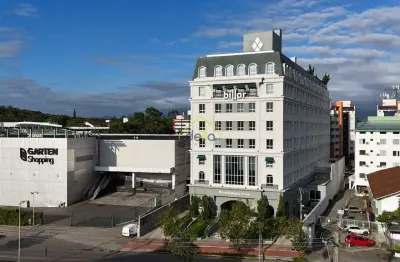 Sala Comercial localizada no Edifcio Auri Plaza ao lado do Shopping Garten!
