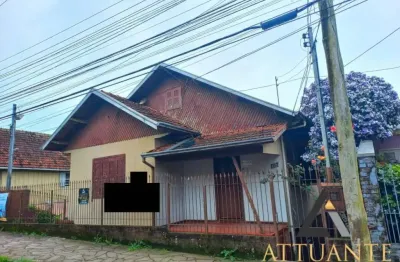 Casa com 3 quartos à venda no Pio X, Caxias do Sul 
