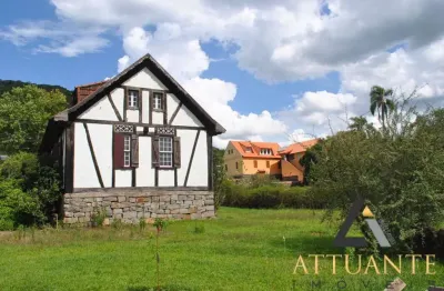 Casa amarela e casas enxaimel  |  chácara em nova petrópolis