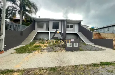 Sobrado com entrada individual, situado no bairro de ana rech