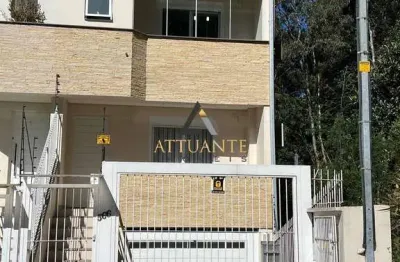 Seu novo lar espera por você: sobrado triplex mobiliado em colina sorriso!