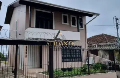 Ampla casa com pátio e espaço gourmet no bairro sagrada família