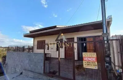 Duas casas no mesmo terreno no bairro serrano – caxias do sul