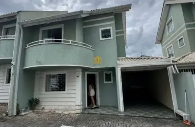 Triplex à venda no xaxim – alto padrão, localização estratégica e espaço de sobra!