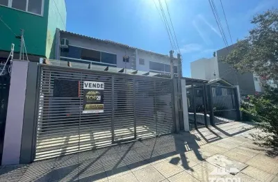 Casa com 3 quartos à venda na avenida martins bastos, 780, sarandi, porto alegre por r$ 680.000