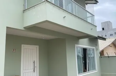 Casa com 03 quartos e 02 vagas de garagem em perequê - porto belo